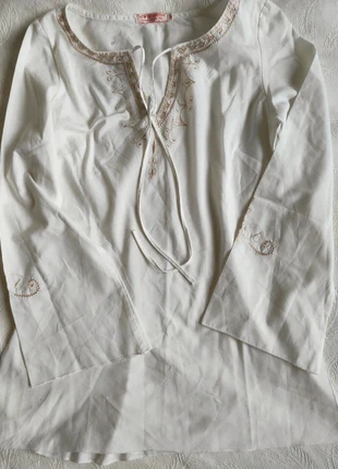 Superbe Blouse blanche brodée New Sensation – Taille M – Élégance légère et bohème, marke: New Sensation, zustand: Sehr gut, größe: M / 38 / 10, 3,00 €, 3,85 € inklusive Vinted-Käuferschutz