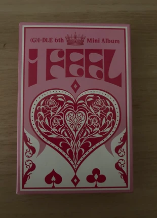 (G)I-DLE - i feel (queen ver), zustand: Wie neu, 25,00 €, 26,95 € inklusive Vinted-Käuferschutz