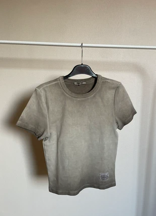 T-shirt effet délavé pull and bear kaki, marque: Pull & Bear, état: Neuf sans étiquette, taille: M / 38 / 10, 3,00 €, 3,85 € Protection acheteurs incluse