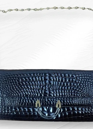 Pochette en Cuir Verni Bordeaux Effet Peaux de Crocodile - Largeur 32 cm, Hauteur 16 cm, zustand: Zufriedenstellend, 5,00 €, 5,95 € beinhaltet Vinted-Käuferschutz Pro