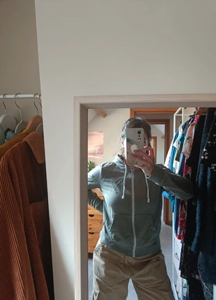 Pull à tirette vert à capuche, brand: H&M, condizioni: Buone, taglia: M, €5.00, €5.95 include la Protezione acquisti