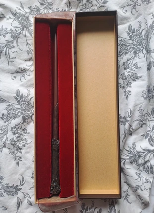 Harry Potter Wand, marke: Warner Bros., zustand: Sehr gut, 10,00 €, 11,20 € inklusive Vinted-Käuferschutz