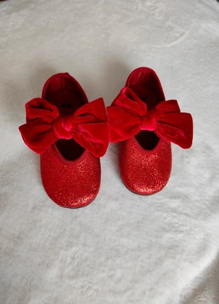 Ballerines rouges pailletées H&M bébé fille – Taille 24, brand: H&M, condizioni: Nuovo senza cartellino, taglia: 24, €11.00, €12.25 include la Protezione acquisti