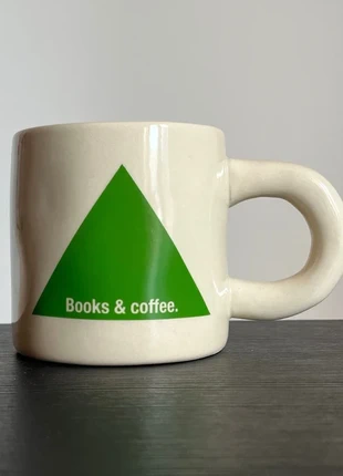 Vintage Books & Coffee Ceramic Mug - Green Triangle Design - Literary Gift, marke: Helio ferretti, zustand: Neu, 19,99 €, 21,69 € beinhaltet Vinted-Käuferschutz Pro