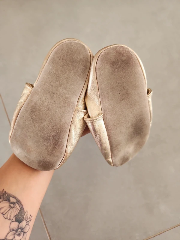 Chaussons souples dorés - photo numéro 3