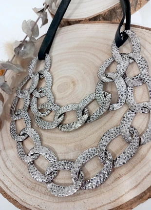 Collier double rang acier argenté cuir noir , merk: CUIR, staat: Heel goed, € 18,00, € 19,60 inclusief Kopersbescherming