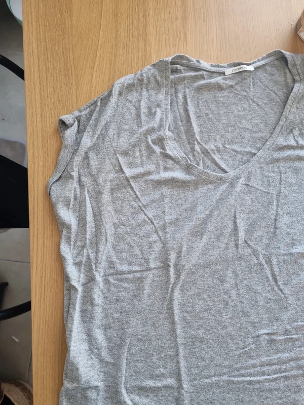 Tee shirt gris et doré - photo numéro 2