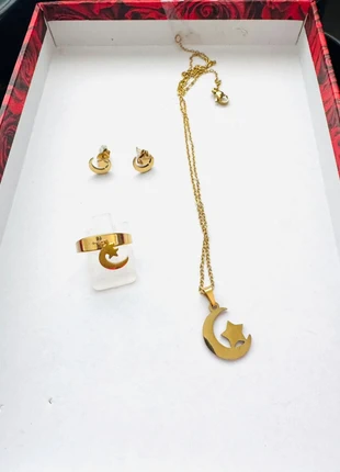 Set gioielli, brand: Set, condizioni: Nuovo senza cartellino, €5.00, €5.95 include la Protezione acquisti