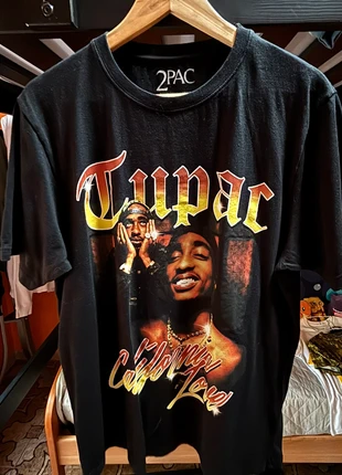 T-shirt Tupac Pull and Bear, merk: Pull & Bear, staat: Nieuw zonder prijskaartje, maat: L, € 7,00, € 8,05 inclusief Kopersbescherming