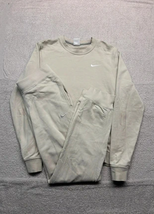 Ensemble Nike Beige logo brodé solo swoosh blanc brodé taille S, brand: Nike, condizioni: Buone, taglia: S, €18.00, €19.60 include la Protezione acquisti Pro