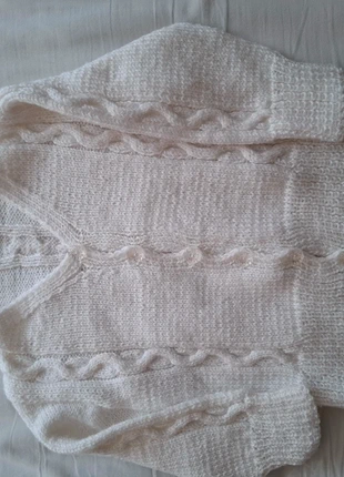 Handgestrickte Jacke weiß, merk: Handarbeit, staat: Heel goed, maat: 18-24 maanden / 86 cm, € 5,00, € 5,95 inclusief Kopersbescherming