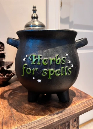 Large Cauldron Plant Pot, brand: Spirit of Equinox, condition: New without tags, £10.00, £11.20 includes Buyer Protection