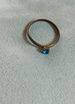 Bague vintage fine avec pierre bleue – Taille 50, merk: Vintage, staat: Goed, maat: 49.3 mm / 15.7 mm Ø, € 7,00, € 8,05 inclusief Kopersbescherming Pro