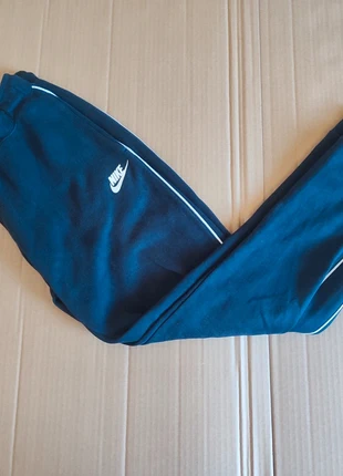 Jogging/ trackpants Nike noire taille M, marke: Nike, zustand: Sehr gut, größe: M, 15,00 €, 16,45 € inklusive Vinted-Käuferschutz