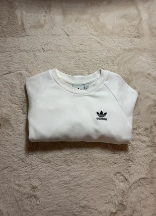 Sweat unisexe blanc adidas - logo brodé noir - taille XS, marke: adidas, zustand: Gut, größe: XS / 34 / 6, 5,00 €, 5,95 € inklusive Vinted-Käuferschutz