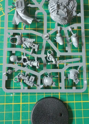 Captain in Terminator Armour, marque: Games Workshop, état: Neuf sans étiquette, 5,50 €, 6,48 € Protection acheteurs (Pro) incluse