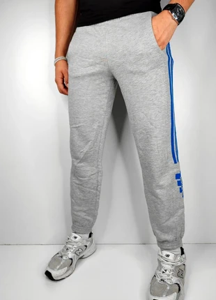 Jogging droit gris bleu adidas T.XS, marque: adidas, état: Très bon état, taille: XS, 15,00 €, 16,45 € Protection acheteurs (Pro) incluse