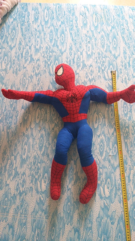 doudou spiderman le premier 85 cm et le second 60 cm