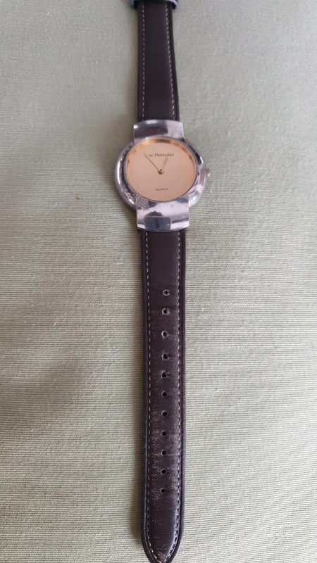 Montre quartz Luc Desroches vintage Vinted