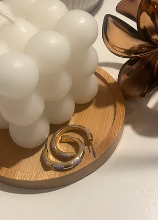 gold earrings with purple, merk: H&M, staat: Heel goed, € 3,00, € 3,85 inclusief Kopersbescherming