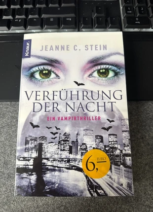 Jeanne C. Stein - Verführung der Nacht, staat: Heel goed, € 1,00, € 1,75 inclusief Kopersbescherming