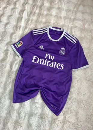 Maillot Real Madrid 2016/2017 extérieur violet – Fly Emirates / S / vintage retro jersey, marca: adidas, estado: Muy bueno, tamaño: S, 40,00 €, 42,70 € Protección al comprador incluida