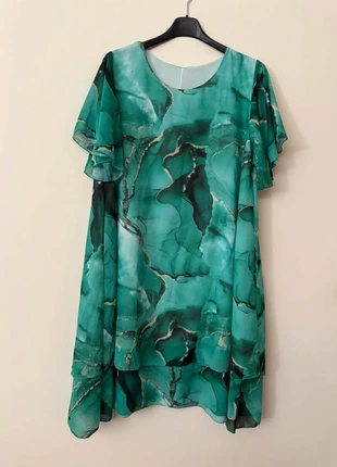 Curvy Marble-Effect Dress in Green/Turquoise with Gold Details – Bold, Unique, Empowering, marque: Vintage Dressing, état: Très bon état, taille: XL / 42 / 14, 5,00 €, 5,95 € Protection acheteurs incluse