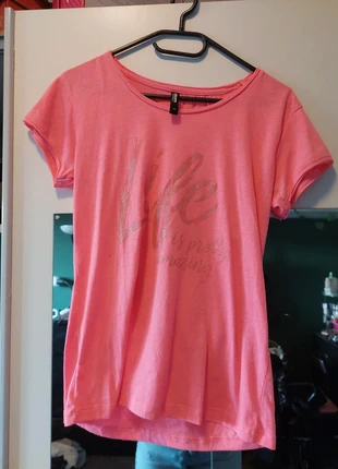 Roze shirt met glitterprint, merk: Colours of the World, staat: Heel goed, maat: XS / 34 / 6, € 1,50, € 2,28 inclusief Kopersbescherming