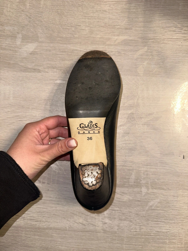 Chaussures cloutees sales