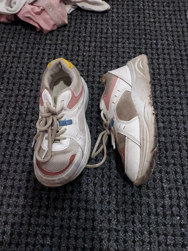 Size 11 sale white shoes