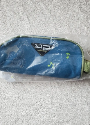 Trousse scolaire handcrafted (3 + 1 offert dans tout le dressing), marque: Handcrafted, état: Très bon état, 6,00 €, 7,00 € Protection acheteurs (Pro) incluse