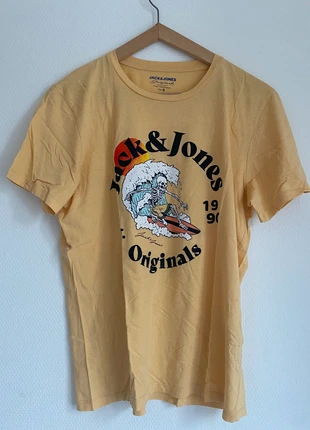 T-shirt jaune Jack & Jones – squelette surfeur T-shirt jaune Jack & Jones – squelette surfeur, marca: Jack & Jones, estado: Nuevo sin etiquetas, tamaño: S, 2,00 €, 2,80 € Protección al comprador incluida