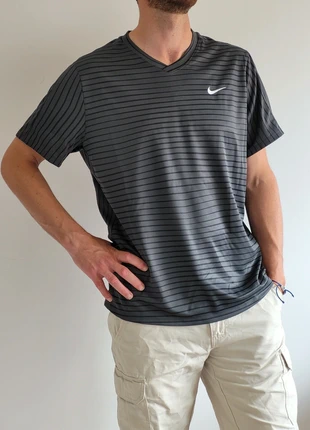 T-shirt sport Nike noir neuf sans étiquette taille L, brand: Nike, condition: New without tags, size: L, €19.00, €20.65 includes Buyer Protection