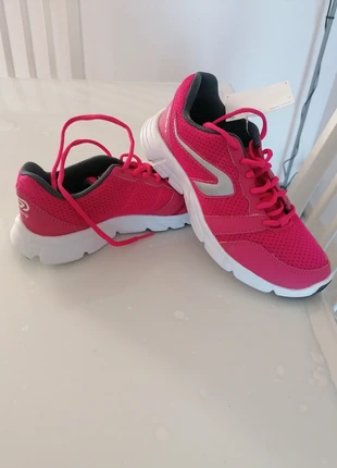 Tennis femme rose, marque: Kalenji, état: Neuf sans étiquette, taille: 36, 5,00 €, 5,95 € Protection acheteurs incluse