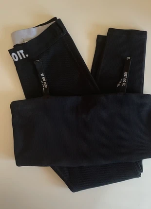 Conjunto Nike , marque: Nike, état: Très bon état, taille: S / 36 / 8, 23,00 €, 24,85 € Protection acheteurs incluse