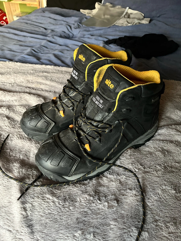site fortress safety boots