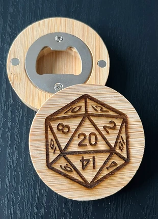 D20 bieropener flessenopener dobbelsteen ttrpg dungeons and dragons magic the gathering, merk: D20, staat: Heel goed, € 2,50, € 3,33 inclusief Kopersbescherming