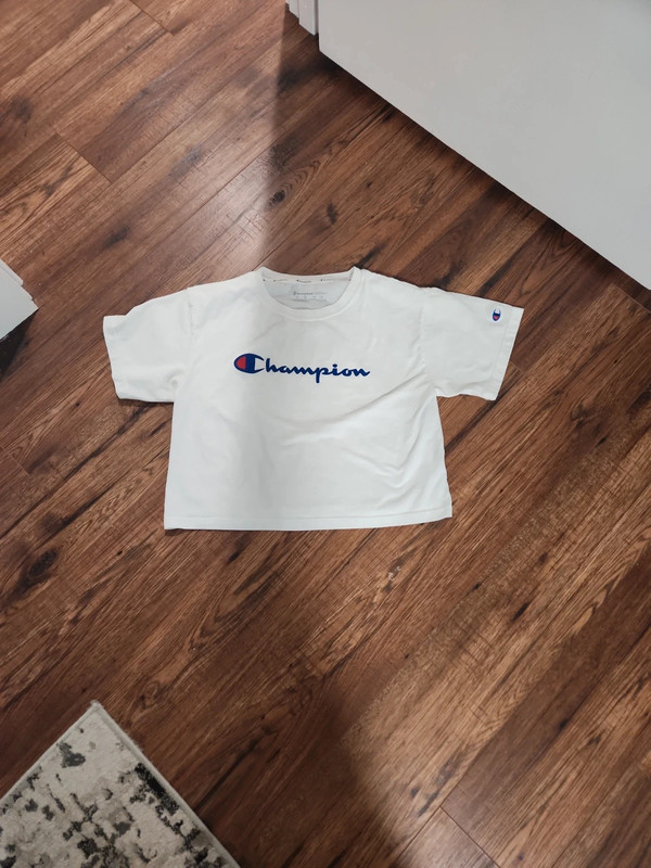 Small champion cropped tee 1