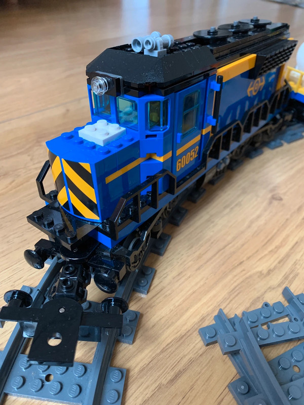 Lego 60052 precio on sale