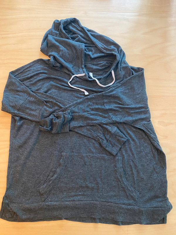 Sweat-shirt léger avec capuche 3