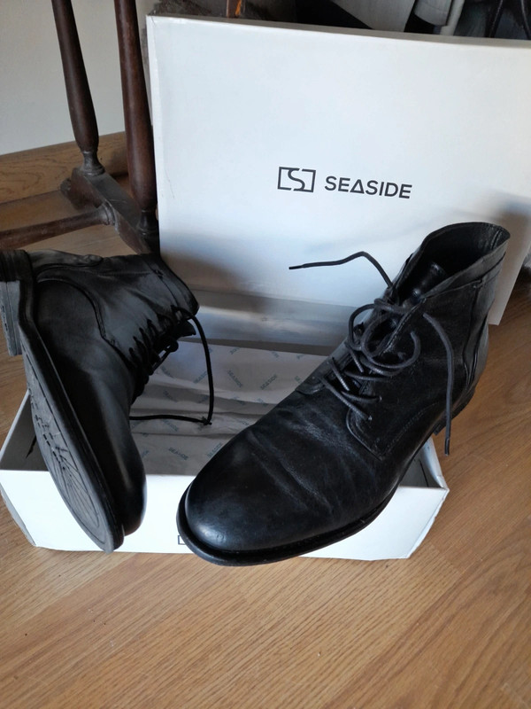 Botas pretas de homem da Seaside 2