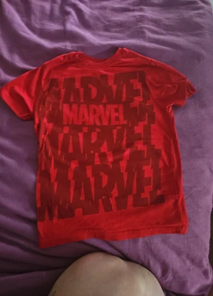 Tshirt marvel, marque: Marvel, état: Très bon état, taille: 8 ans / 128 cm, 3,50 €, 4,38 € Protection acheteurs incluse