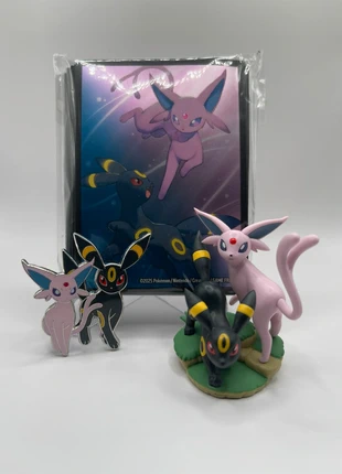 Sleeves, figurine et pins - Goodies - Évolutions Prismatiques - EV8.5, marque: Pokémon, état: Neuf avec étiquette, 20,00 €, 21,70 € Protection acheteurs incluse