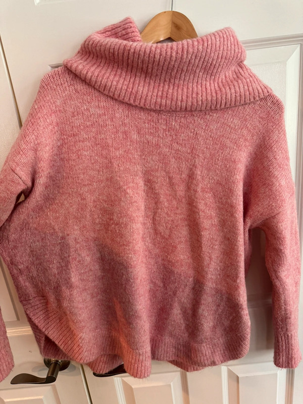Oversized Pink turtleneck sweater 2