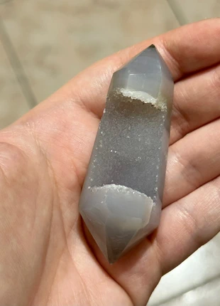Punta biterminata di agata druzy, marke: Agathe blue, zustand: Neu, 15,00 €, 16,45 € inklusive Vinted-Käuferschutz