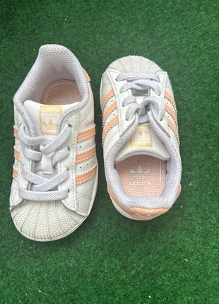 Basket fille Adidas, marque: adidas, état: Très bon état, taille: 20, 14,00 €, 15,40 € Protection acheteurs incluse