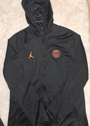 veste PSG, marca: Jordan, estado: Novo sem etiquetas, tamanho: XS, €15.00, €16.45 inclui Proteção do Comprador