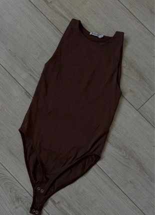 stradivarius top body S brown bruin, merk: Stradivarius, staat: Nieuw zonder prijskaartje, maat: S / 36 / 8, € 5,00, € 5,95 inclusief Kopersbescherming