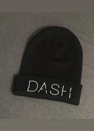 Bonnet Dash Kim Kardashian, merk: KIM KARDASHIAN, staat: Nieuw zonder prijskaartje, maat: Universele maat, € 5,00, € 5,95 inclusief Kopersbescherming