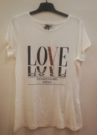 Camiseta Morgan con pedrería T-shirt Morgan avec strass , marca: Morgan, estado: Nuevo con etiquetas, tamaño: M / 38 / 10, 28,00 €, 30,10 € Protección al comprador incluida